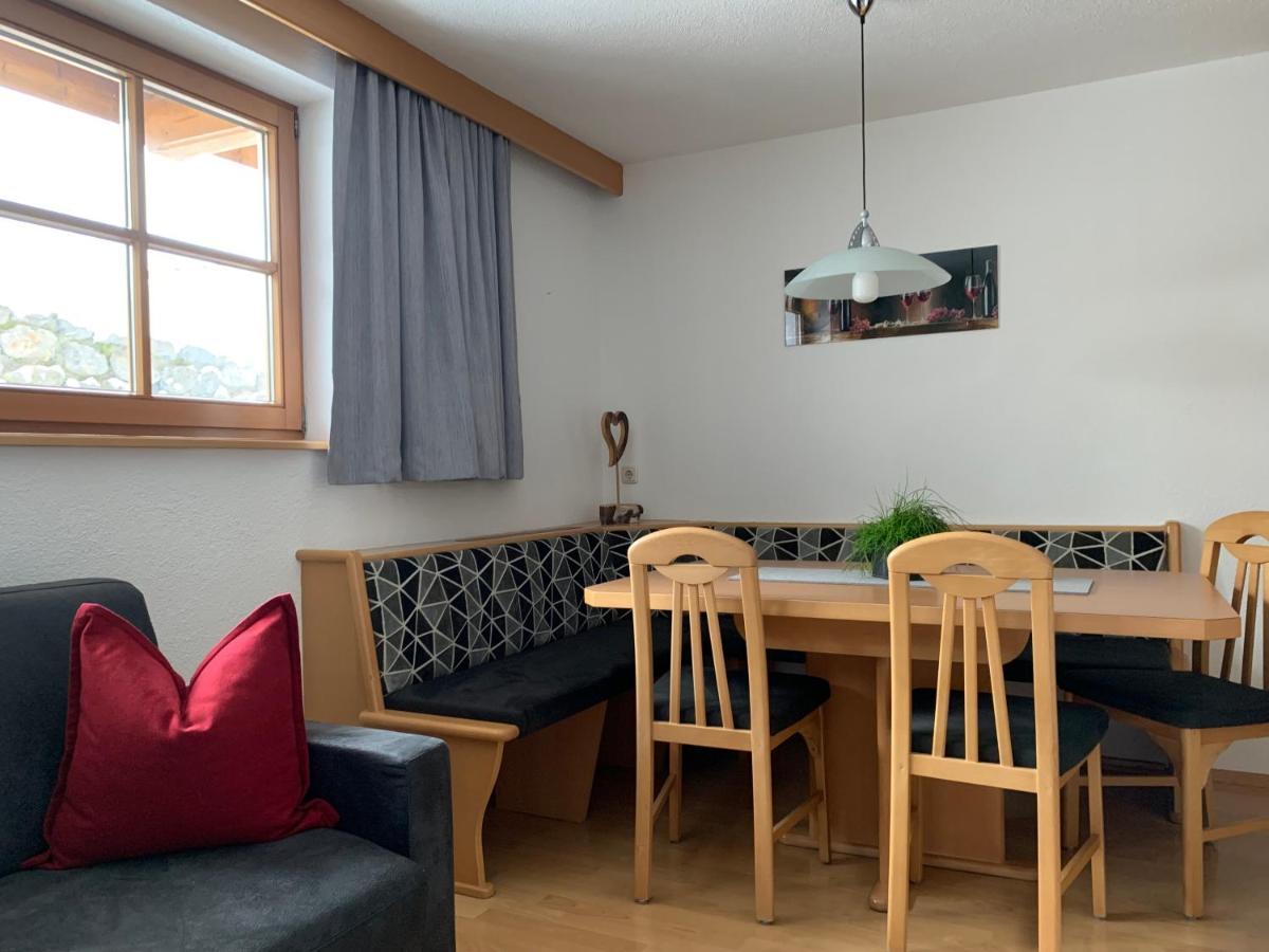 Pension Strolz Санкт-Антон-ам-Арльберг Экстерьер фото